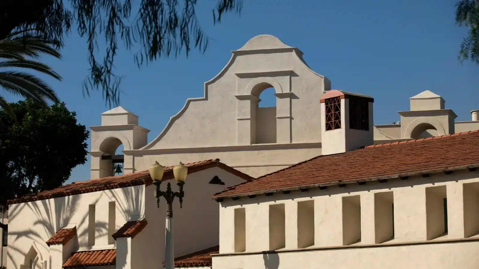 Employment attorney services in Santa Clarita.